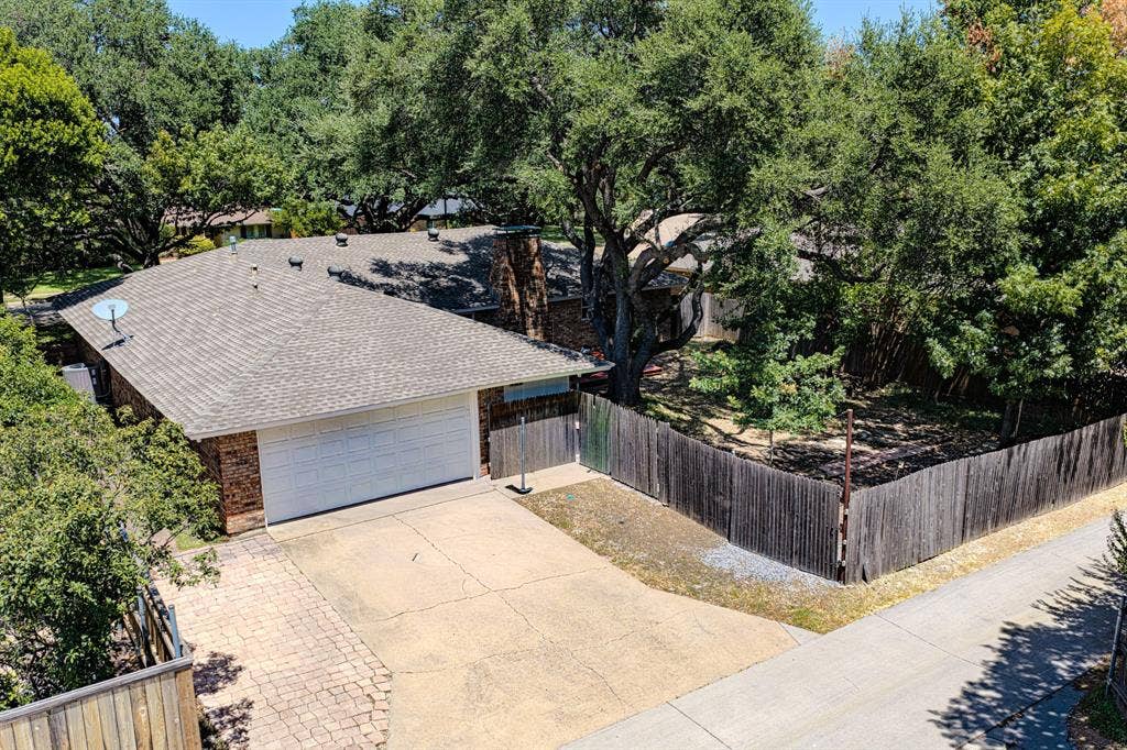 2616 Pin Oak Lane, Plano, TX 75075 2616 Pin Oak Lane, Plano, TX 75075