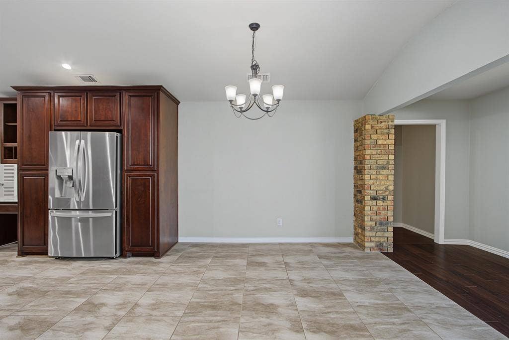 2616 Pin Oak Lane, Plano, TX 75075 2616 Pin Oak Lane, Plano, TX 75075