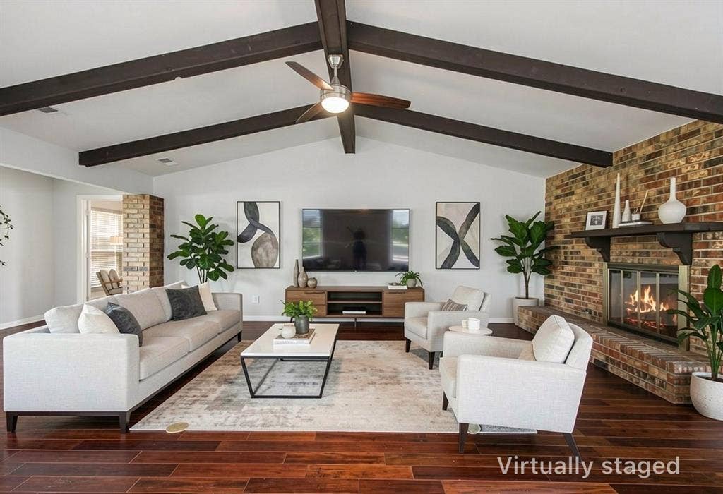 2616 Pin Oak Lane, Plano, TX 75075 Virtually Stage Living Area