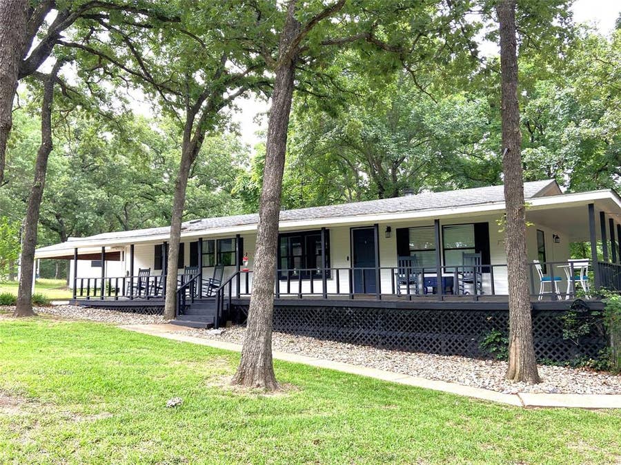 Property photo for 184 Beachwood Drive, Mabank, TX