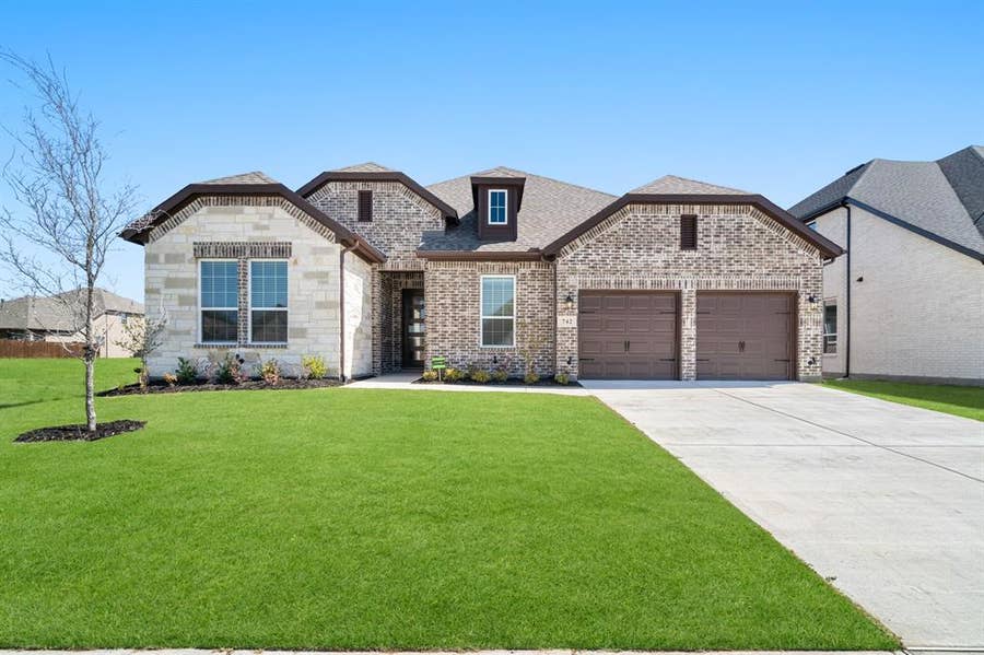 Property photo for 742 Oak Street, Lavon, TX