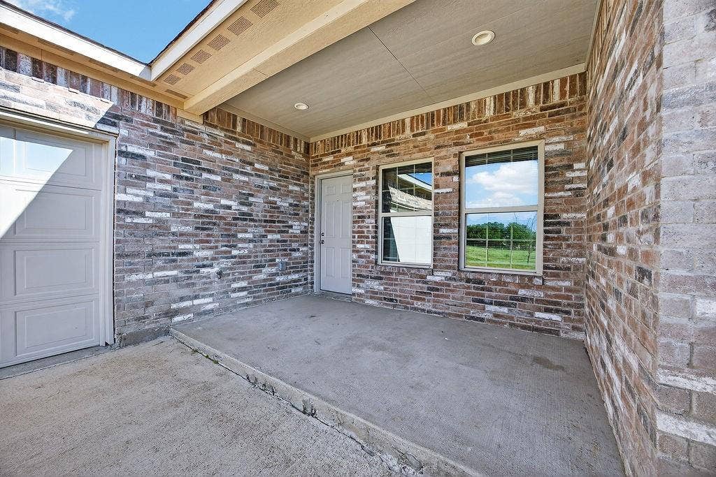 625 Green Mound Drive, Glenn Heights, TX 75154 View of patio / terrace