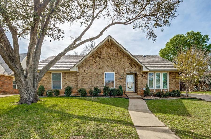 Property photo for 504 Chaffee Drive, Arlington, TX
