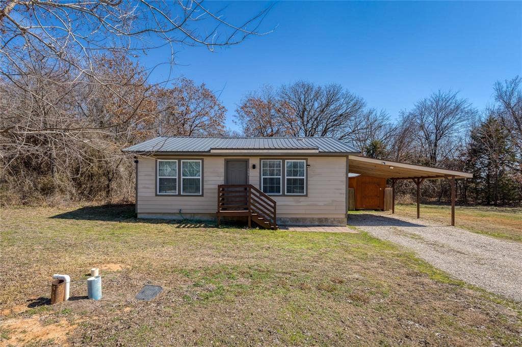 101 Spring Valley Circle, Azle, TX 76020 101 Spring Valley Circle, Azle, TX 76020