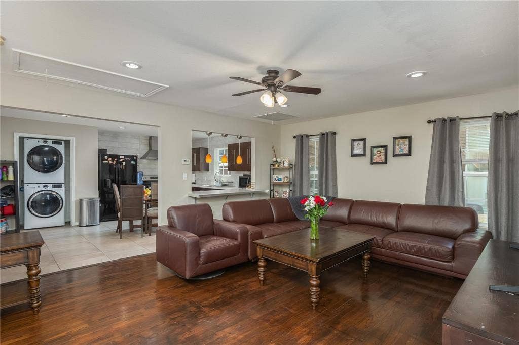 101 Spring Valley Circle, Azle, TX 76020 101 Spring Valley Circle, Azle, TX 76020