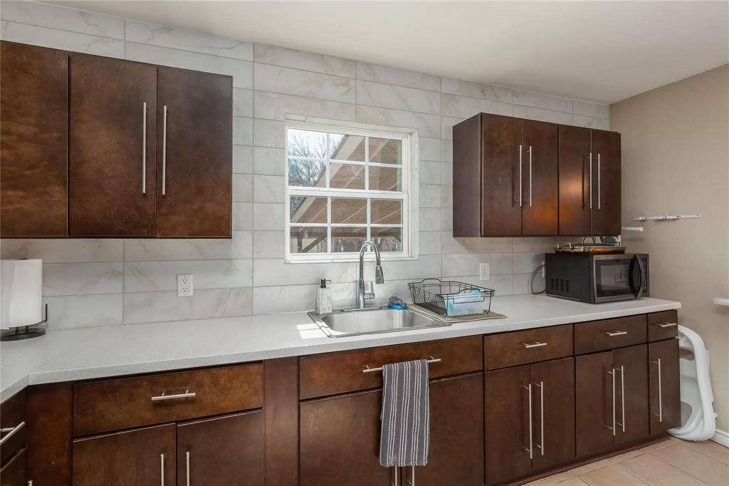 101 Spring Valley Circle, Azle, TX 76020 101 Spring Valley Circle, Azle, TX 76020