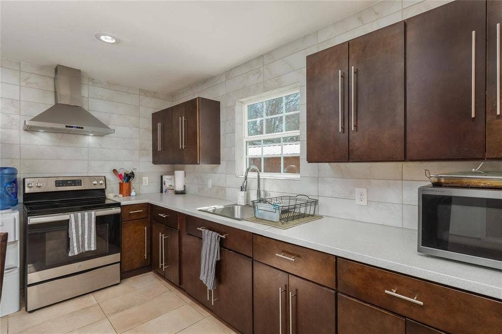 101 Spring Valley Circle, Azle, TX 76020 101 Spring Valley Circle, Azle, TX 76020
