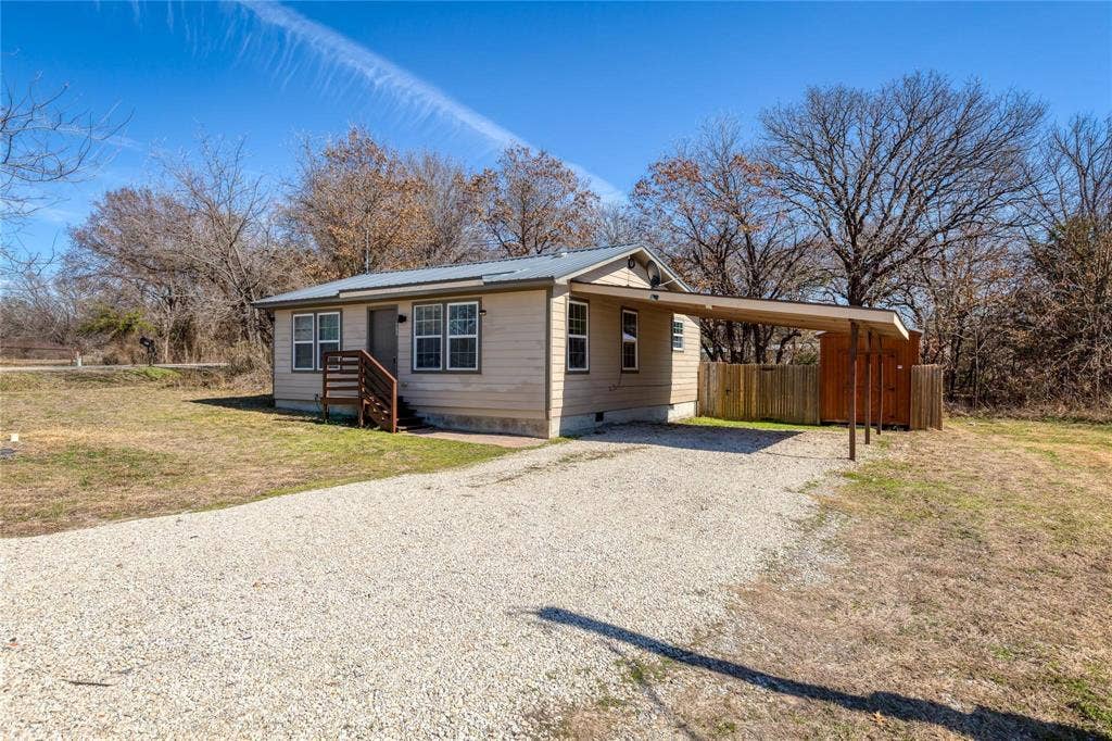 101 Spring Valley Circle, Azle, TX 76020 101 Spring Valley Circle, Azle, TX 76020