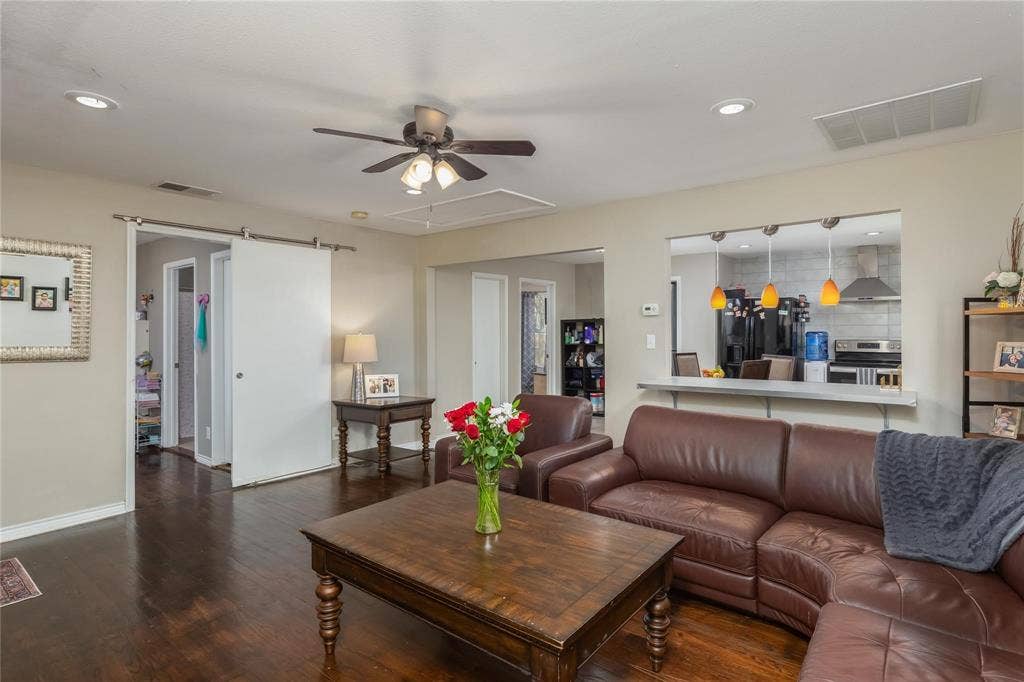 101 Spring Valley Circle, Azle, TX 76020 101 Spring Valley Circle, Azle, TX 76020