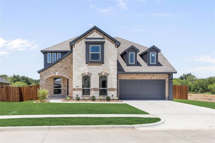 Property photo for 158 Creekside Drive, Sanger, TX