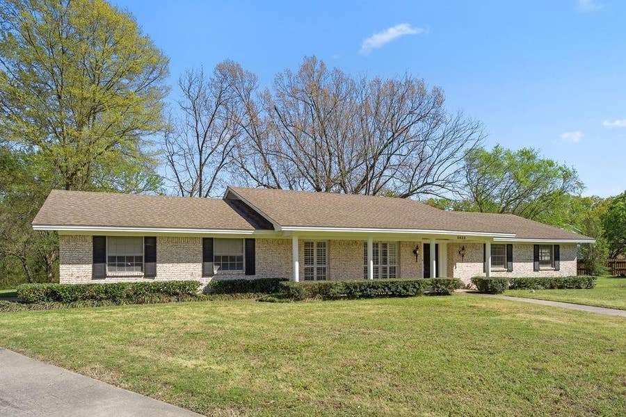 Property photo for 2823 Birchwood Lane, Commerce, TX
