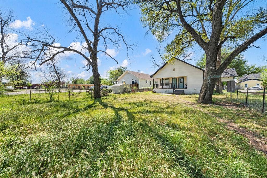 205 Dallas Street, Waco, TX 76704 205 Dallas Street, Waco, TX 76704