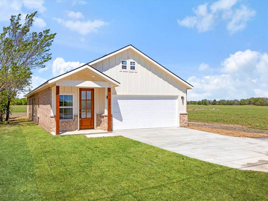 Property photo for 5501 Fm 879, Garrett, TX