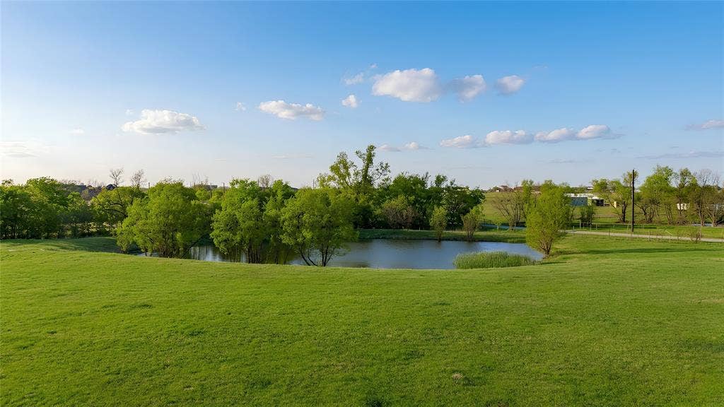 13435 Jackson Road, Krum, TX 76249