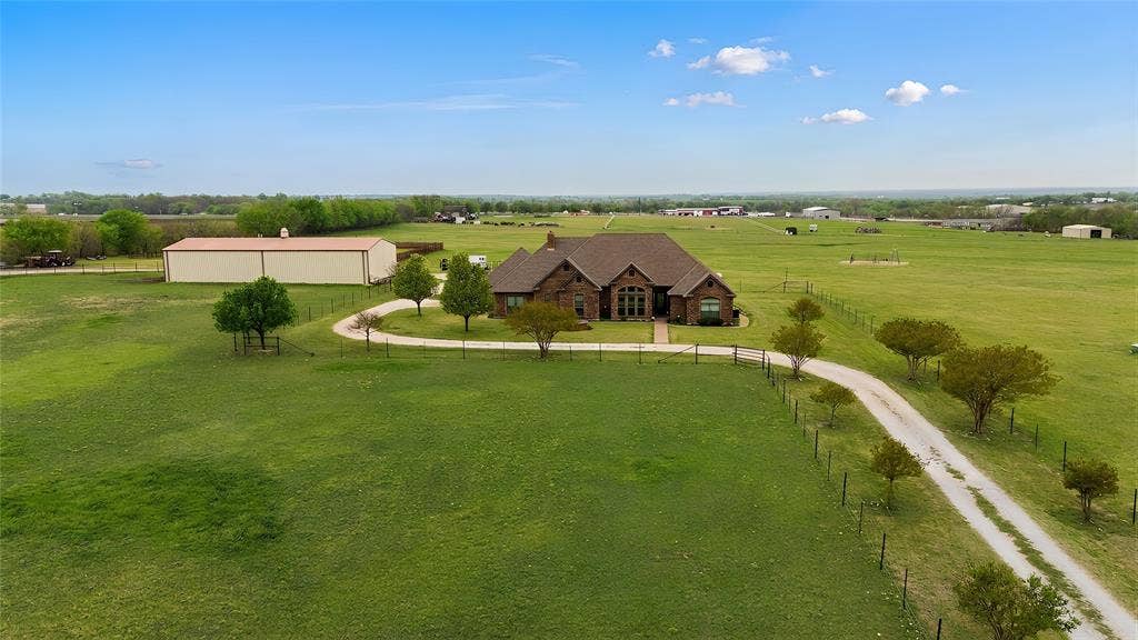 13435 Jackson Road, Krum, TX 76249