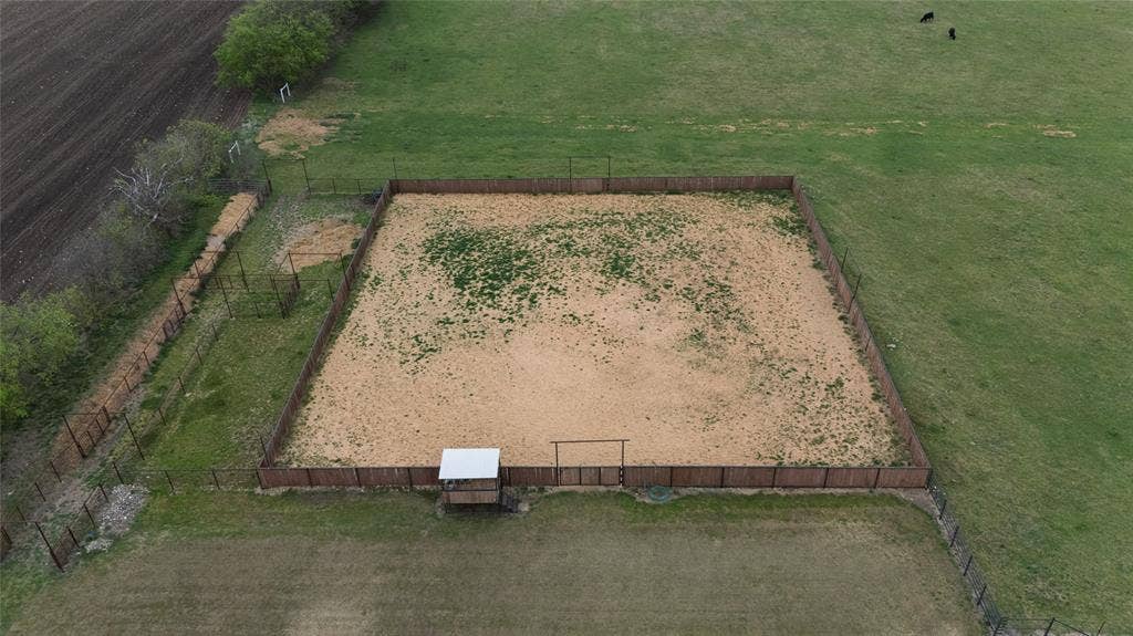 13435 Jackson Road, Krum, TX 76249