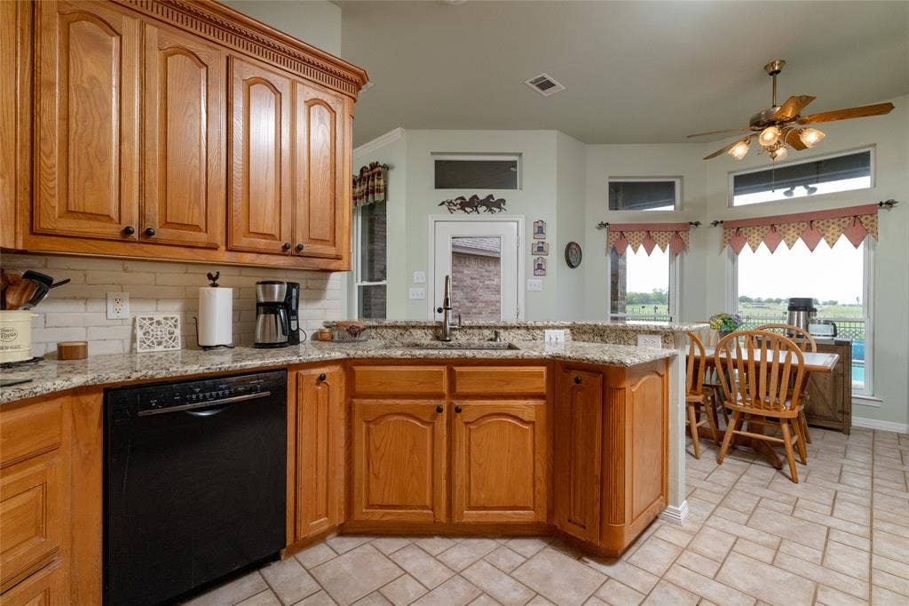 13435 Jackson Road, Krum, TX 76249