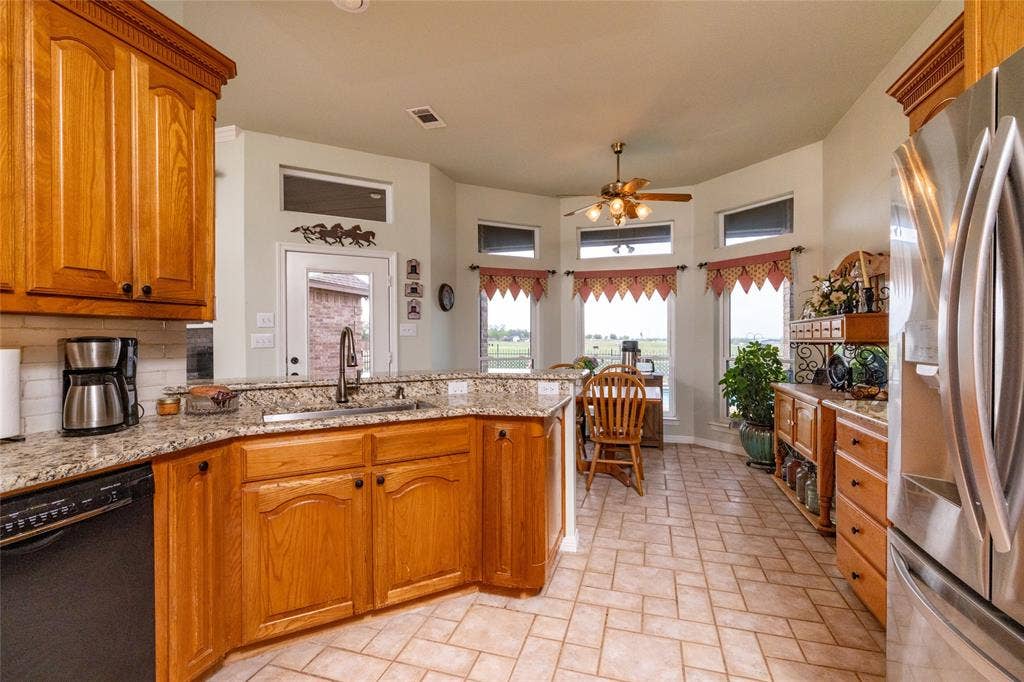 13435 Jackson Road, Krum, TX 76249