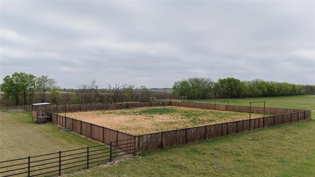 13435 Jackson Road, Krum, TX 76249