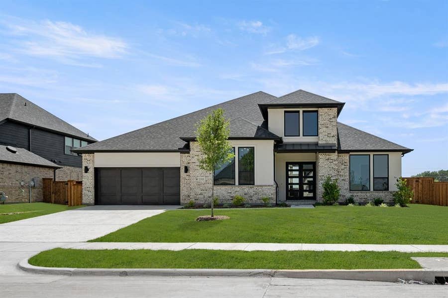 Property photo for 2315 Meek Woods Lane, Mansfield, TX