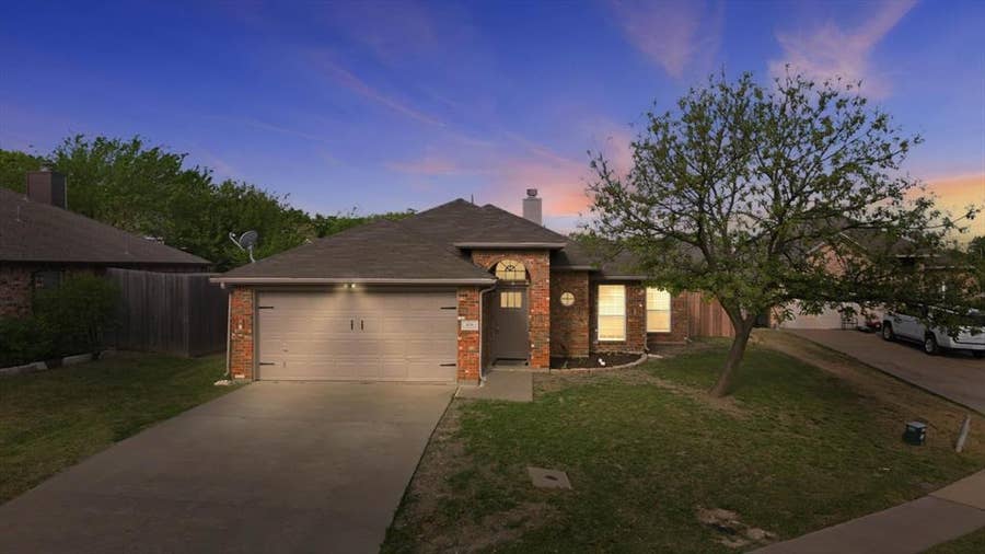 Property photo for 809 Mr Haney Drive, Midlothian, TX