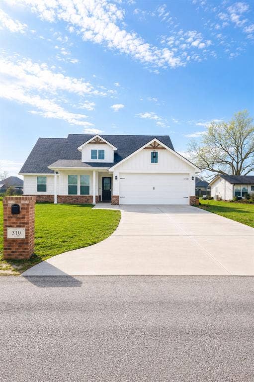 Property photo for 310 W Tate Street, Robinson, TX