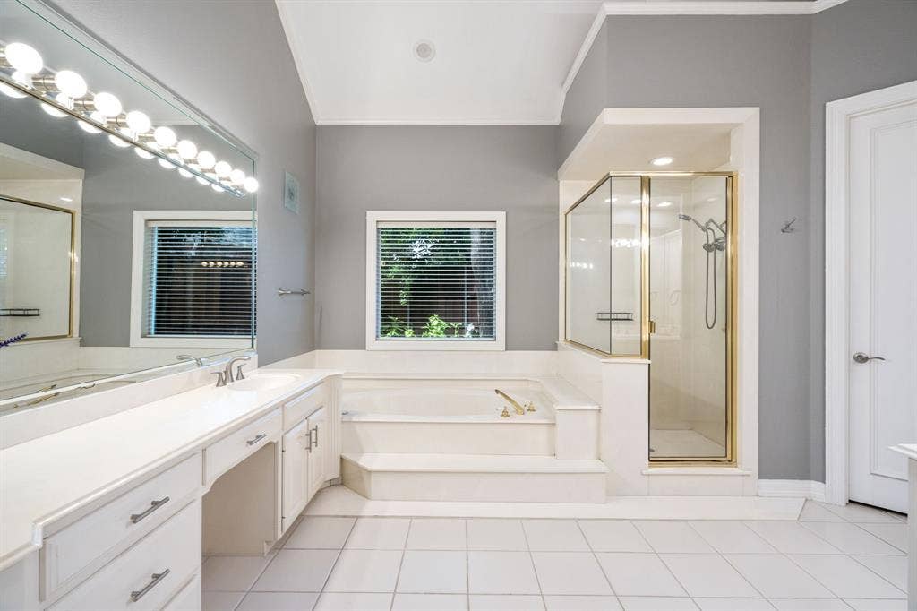 4637 Gladys Court, Plano, TX 75093 Primary Bath