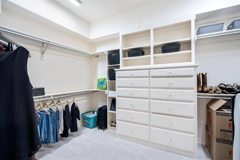4637 Gladys Court, Plano, TX 75093 Her Closet
