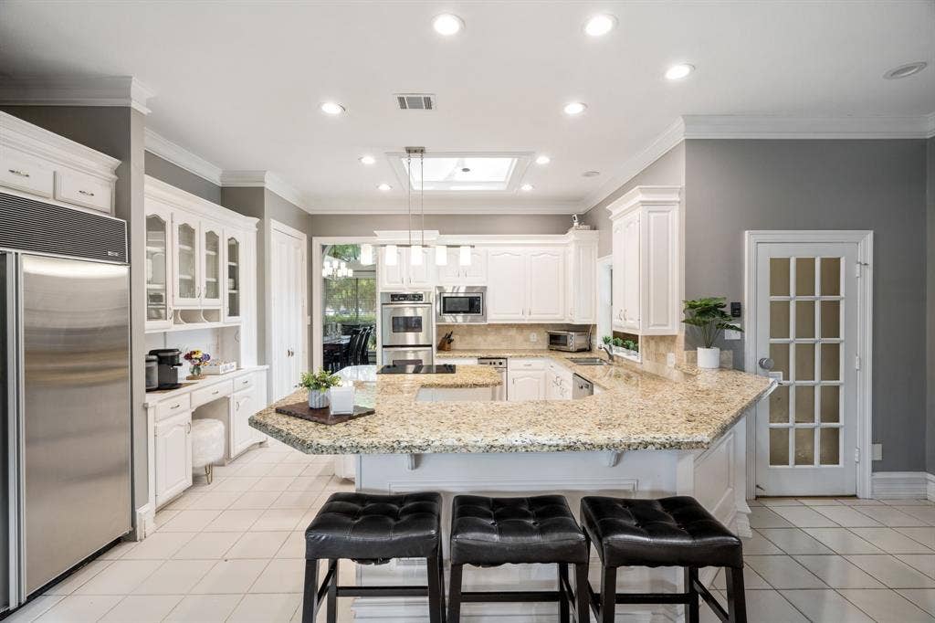 4637 Gladys Court, Plano, TX 75093 4637 Gladys Court, Plano, TX 75093