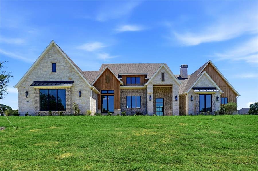 Property photo for 2016 Pinetree Post, Weatherford, TX
