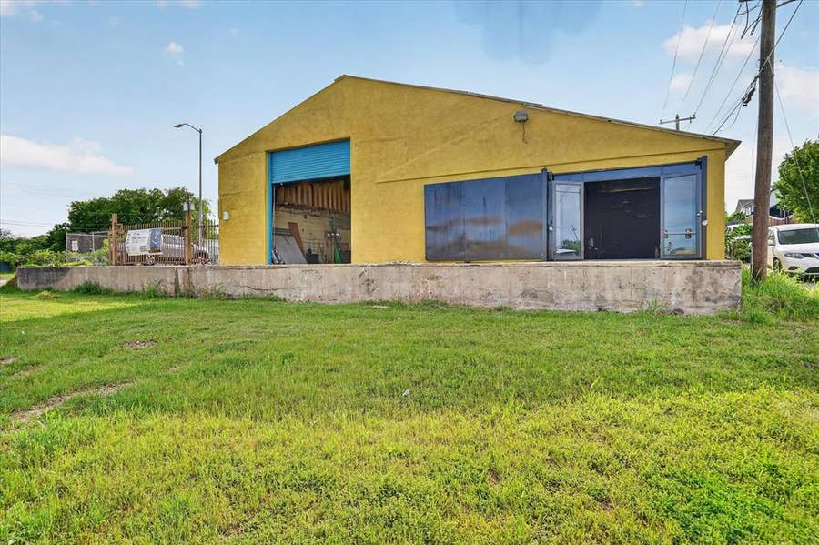 Property photo for 2025 E Rosedale Street, Fort Worth, TX