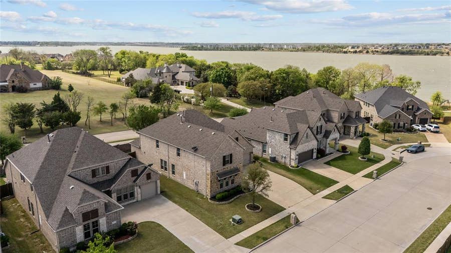 Property photo for 6510 Loire Valley Drive, Rowlett, TX