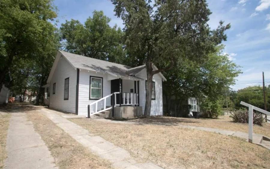 Property photo for 1527 Padgitt Avenue, Dallas, TX