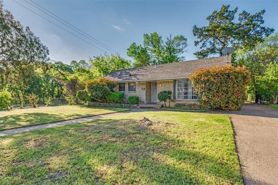 Property photo for 2406 Cliff Teen Court, Dallas, TX
