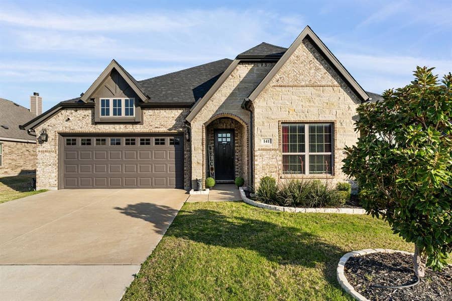 Property photo for 141 Crockett Drive, Waxahachie, TX