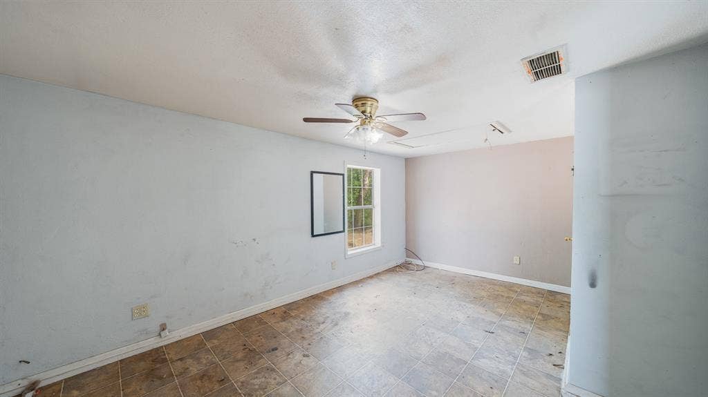 901 W Cayuga Drive, Athens, TX 75751 901 W Cayuga Drive, Athens, TX 75751