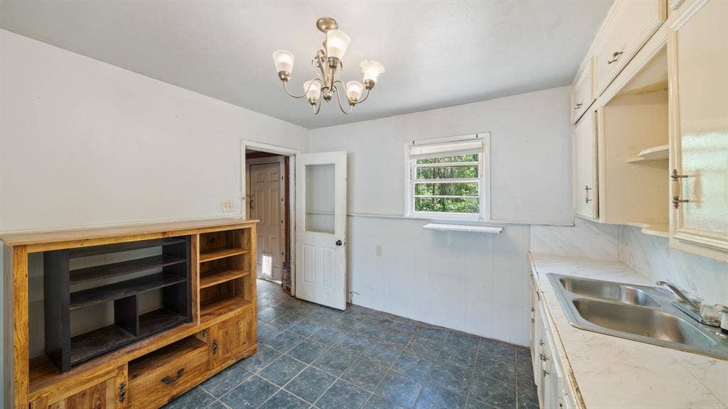 901 W Cayuga Drive, Athens, TX 75751 901 W Cayuga Drive, Athens, TX 75751