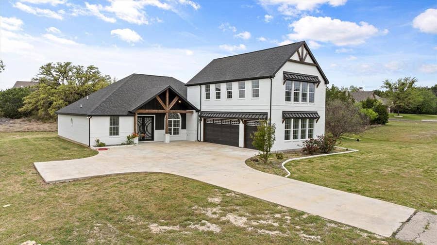 Property photo for 2902 Davis Road, Granbury, TX