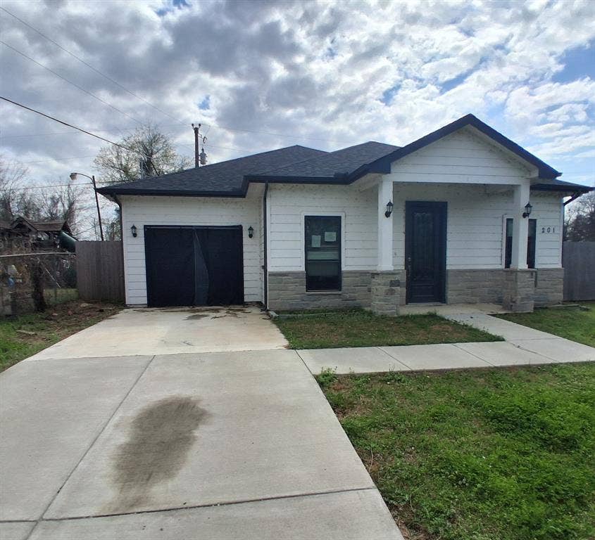 Property photo for 201 Holly Drive, West Tawakoni, TX