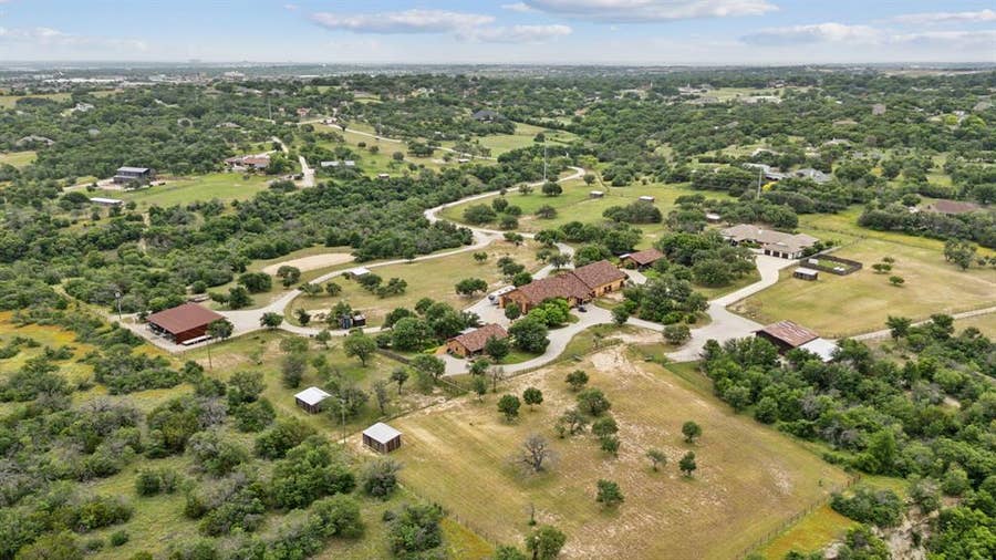 Property photo for 319 Verna Trail N, Fort Worth, TX