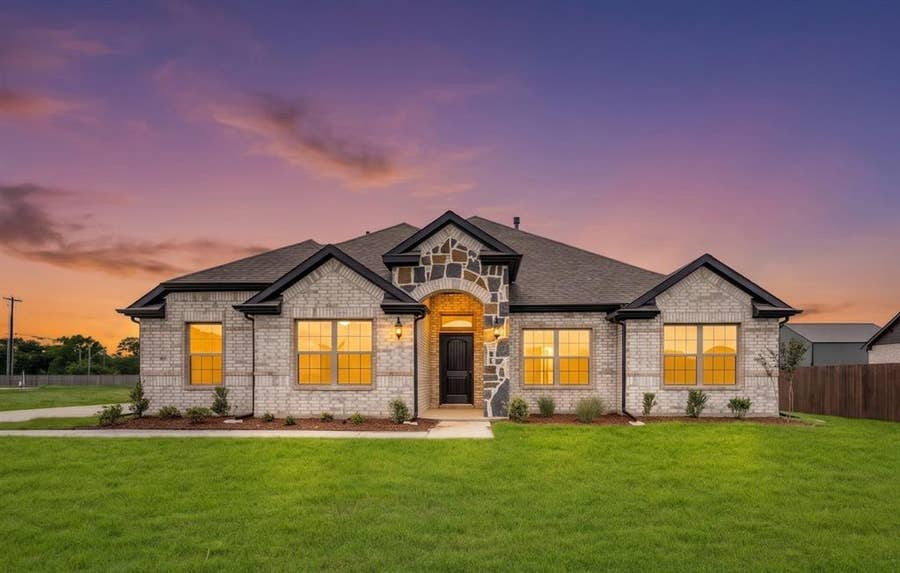 Property photo for 2921 Goldeneye Lane, Greenville, TX