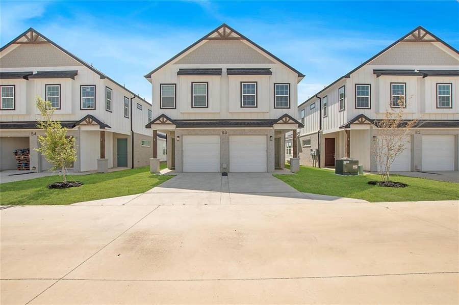 Property photo for 1319 W Main Street, #1, Gun Barrel City, TX
