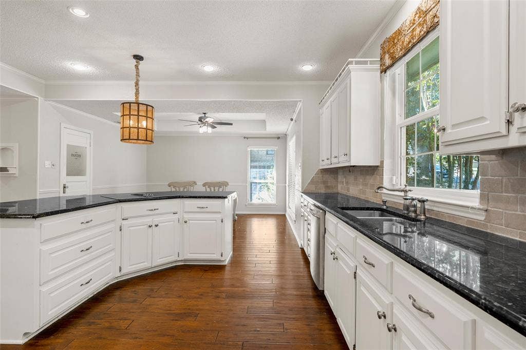 418 Riverview Drive, Woodway, TX 76712 418 Riverview Drive, Woodway, TX 76712
