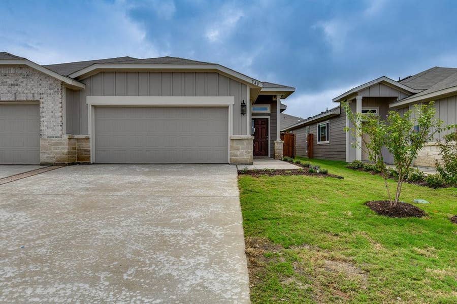 Property photo for 748 Wheatfield Drive, Venus, TX