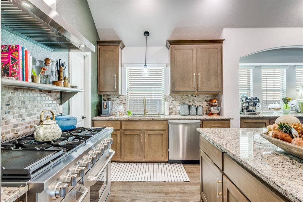 8228 Manx Point, Godley, TX 76044 8228 Manx Point, Godley, TX 76044