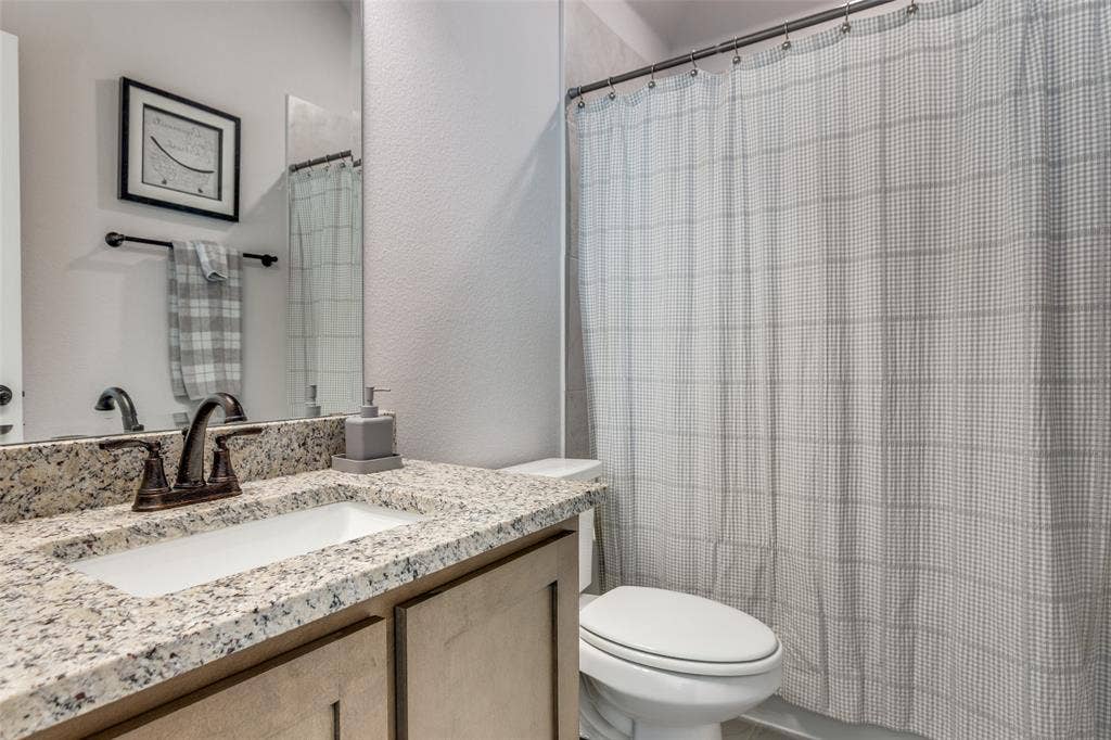 8228 Manx Point, Godley, TX 76044 8228 Manx Point, Godley, TX 76044