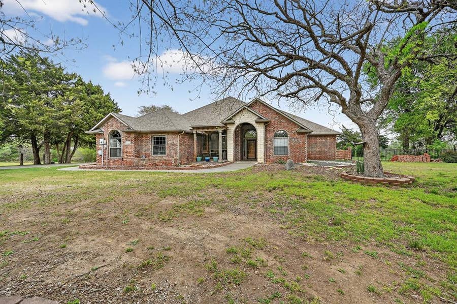 Property photo for 4851 Stout Road, Midlothian, TX