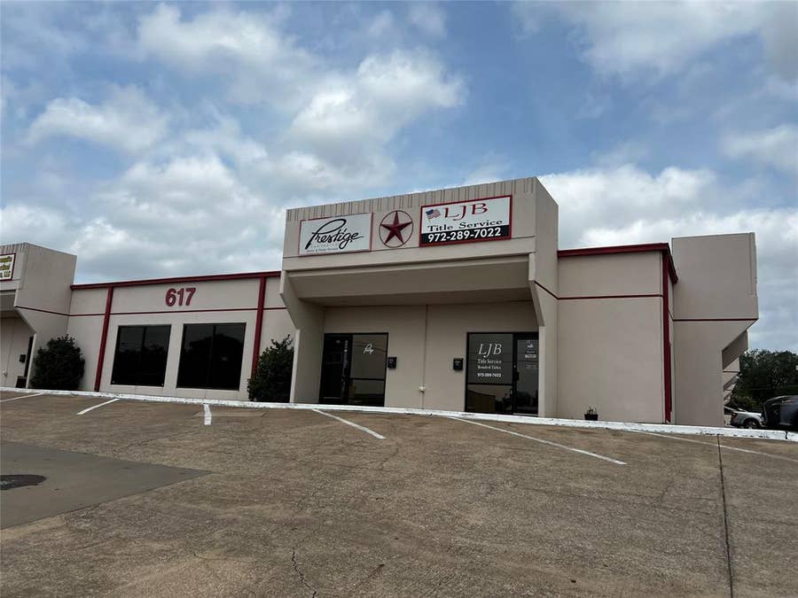Property photo for 617 W Kearney Street, Mesquite, TX