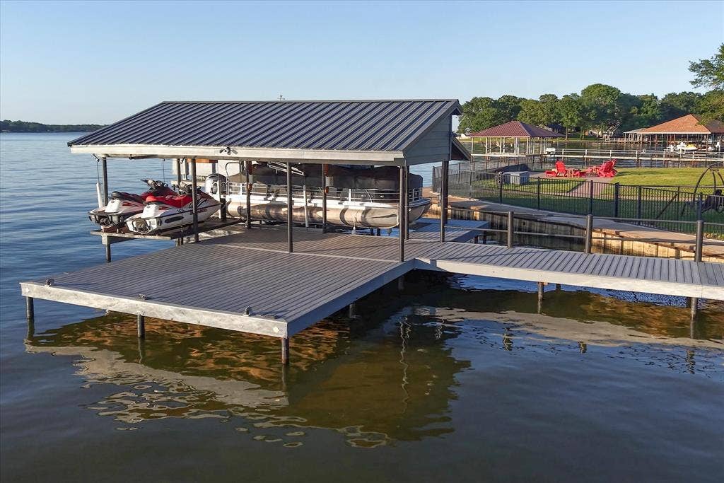 278 Shady Shores Drive, Mabank, TX 75156 Lifts for boat and Seadoos