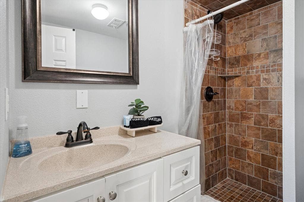 278 Shady Shores Drive, Mabank, TX 75156 278 Shady Shores Drive, Mabank, TX 75156